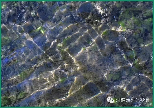 花溪河水,拍摄地百步桥上 花溪河水,拍摄地百步桥上